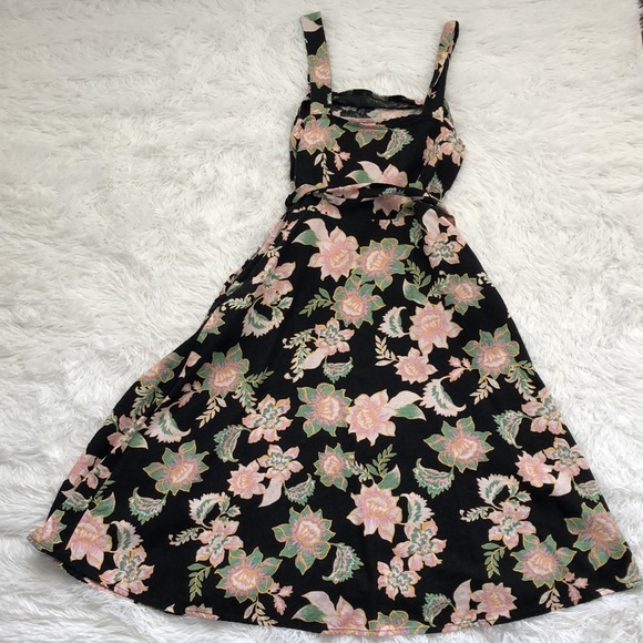 Black Floral Midi Dress - Picture 3 of 4